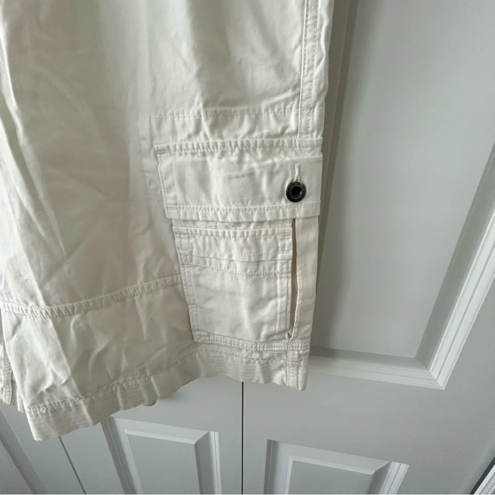 Levi's White Cargo Shorts Relaxed‎ Fit Cotton